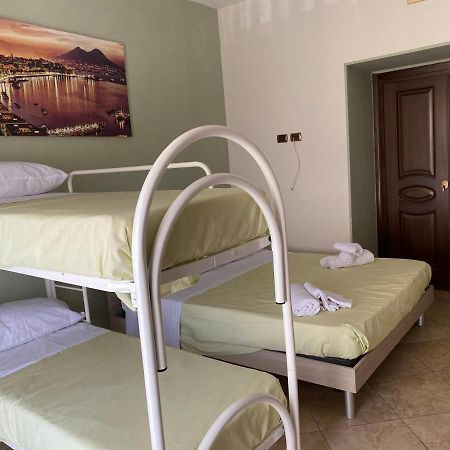 Отель Falu Napoli Centro Camera Con Cucina E Bagno Privato Экстерьер фото