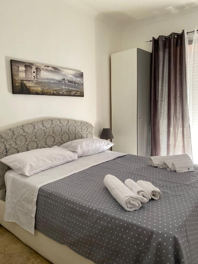 Отель Falu Napoli Centro Camera Con Cucina E Bagno Privato Экстерьер фото