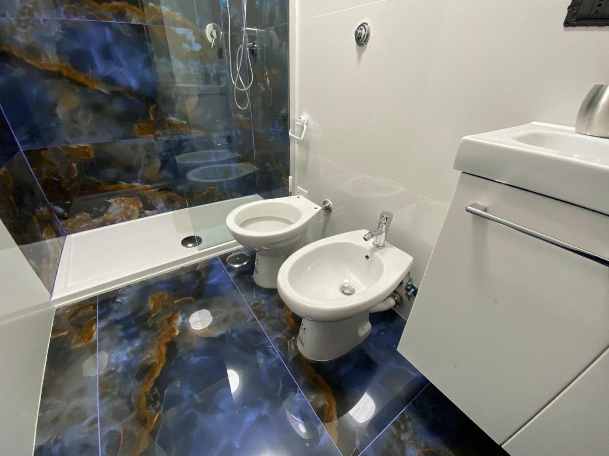 Отель Falu Napoli Centro Camera Con Cucina E Bagno Privato Экстерьер фото